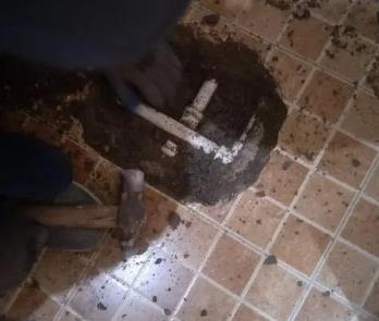 深泽卫生间漏水维修公司为您分享下卫生间渗水如何处理及注意事项